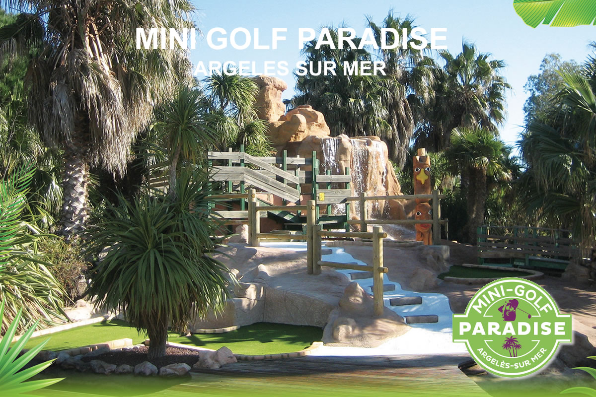 Parcours de mini-golf tropical au Mini Golf Paradise à Argelès-sur-Mer