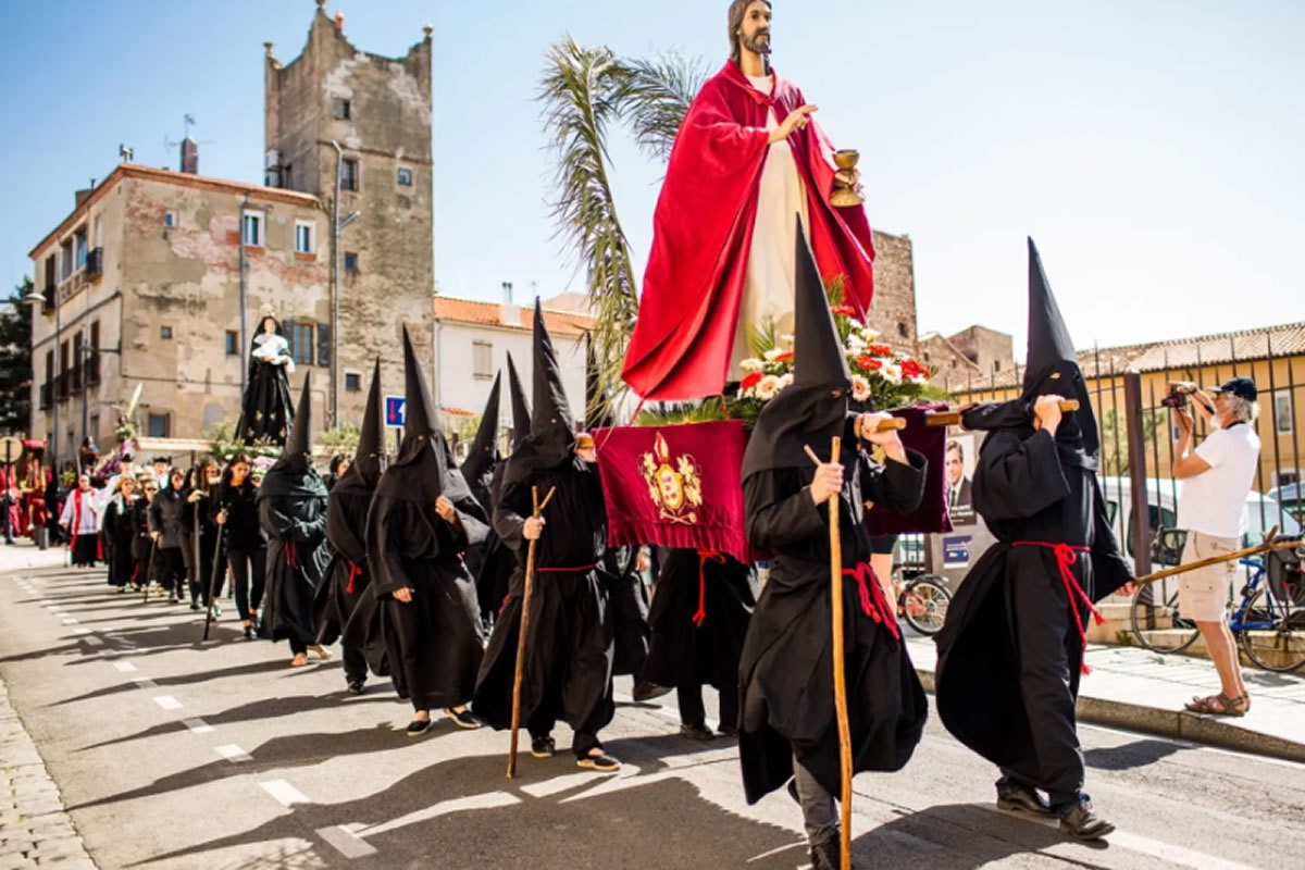 Statue de Jésus portée lors de la Procession de la Sanch à Perpignan
